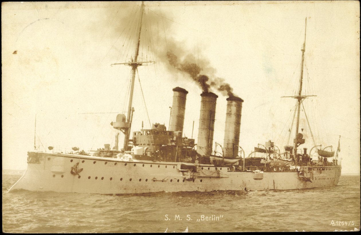 Foto Krigsfartyg Tyskland, S. M. S. Berlin av Photographer German