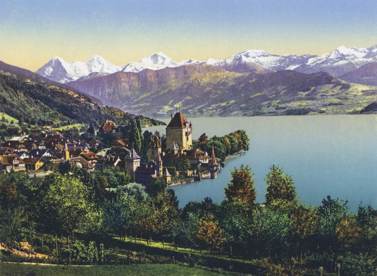 Oberhofen (foto) av Photographer Swiss