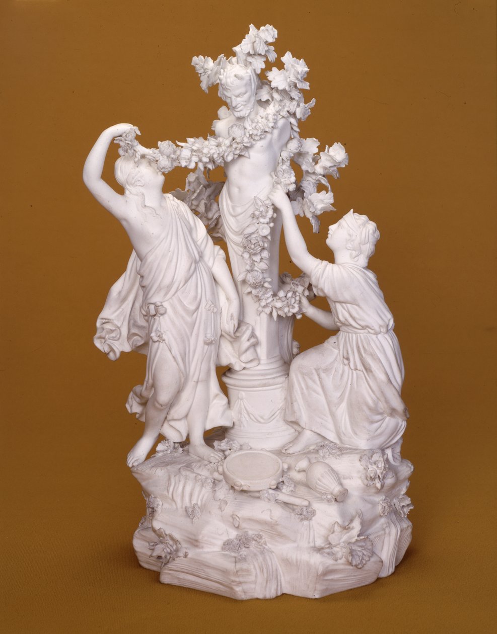 Figurgrupp av Two Bacchantes Adorning Pan, Derby, c.1780 (porslin) av Pierre Stephan