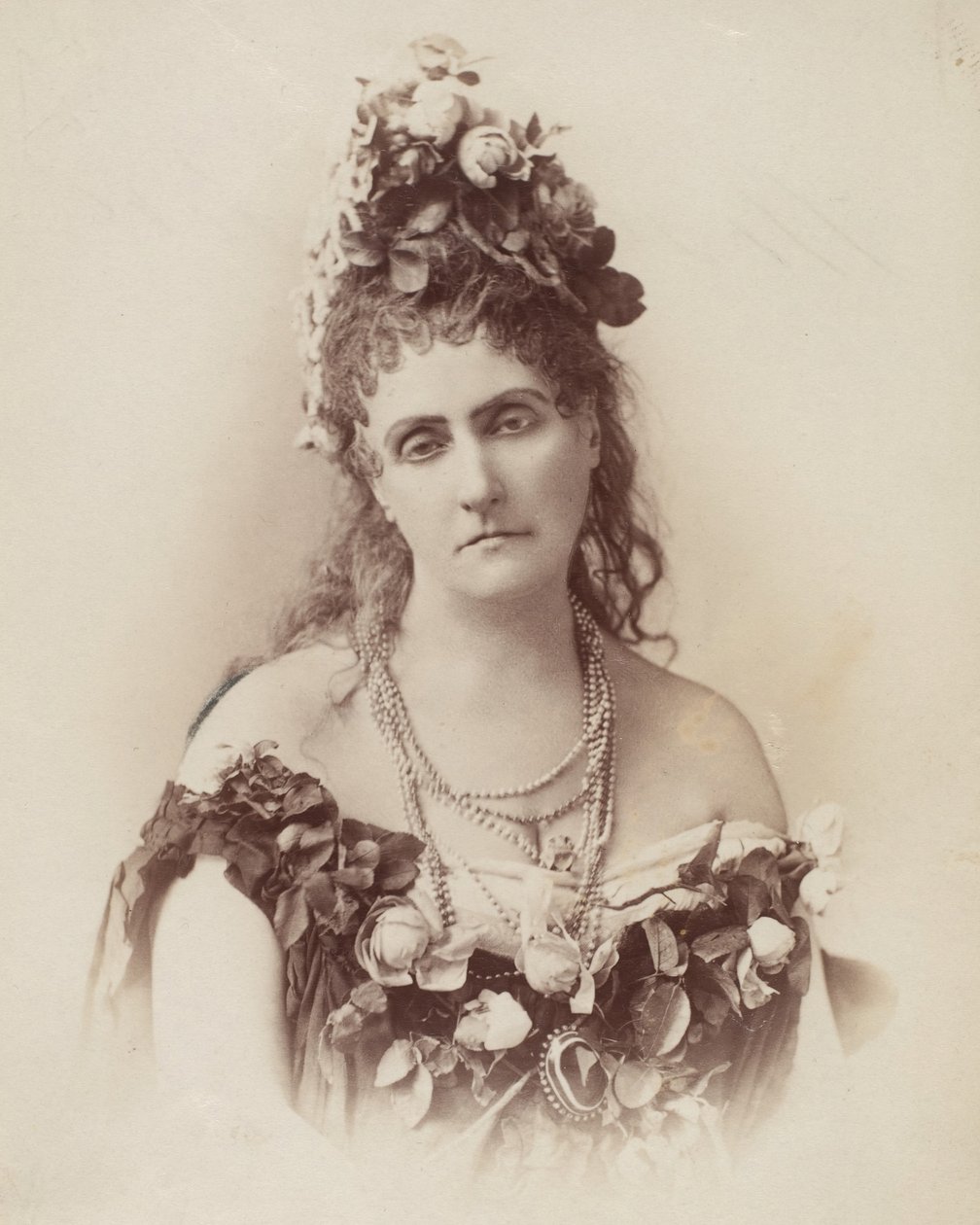 [Grevinna de Castiglione], 1895. av Pierre Louis Pierson