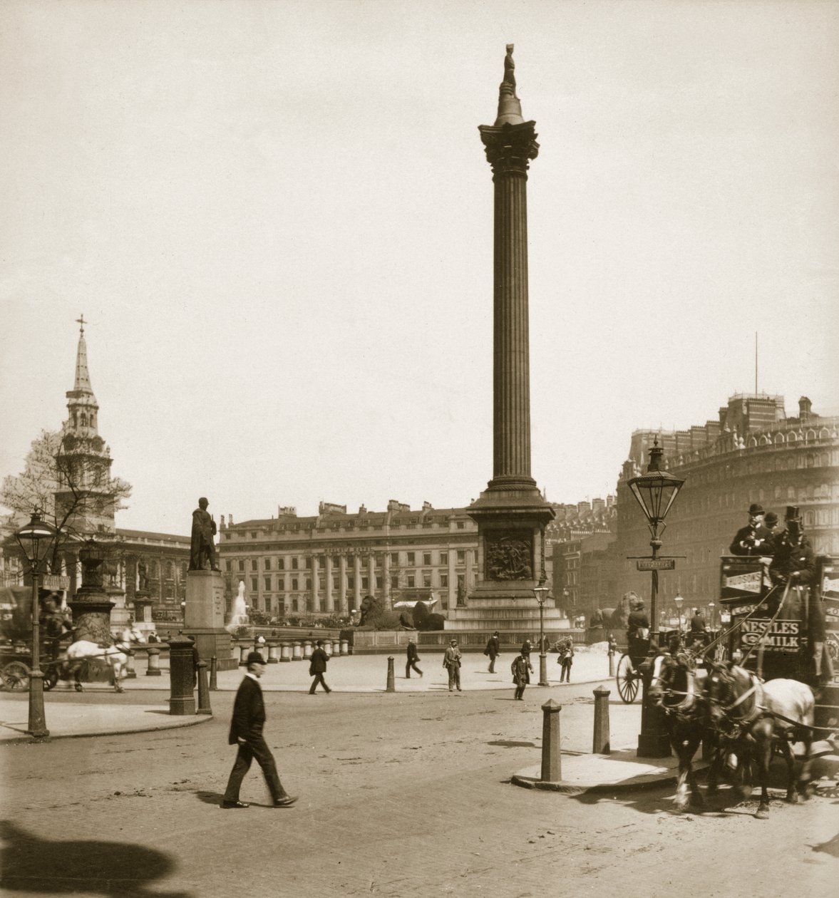 Trafalgar Square, London, 11 maj 1893 av Portuguese Photographer