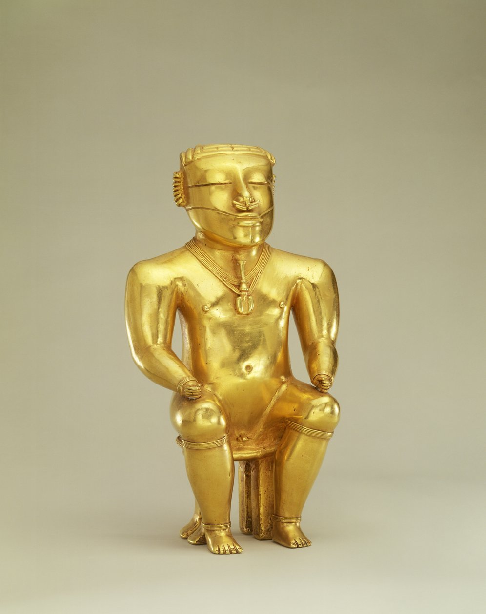Antropomorfisk limeflaska (guld) av Pre Columbian