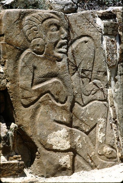 Skulptur av en dansande figur, ca 600-200 f.Kr. av Pre Columbian Pre Columbian