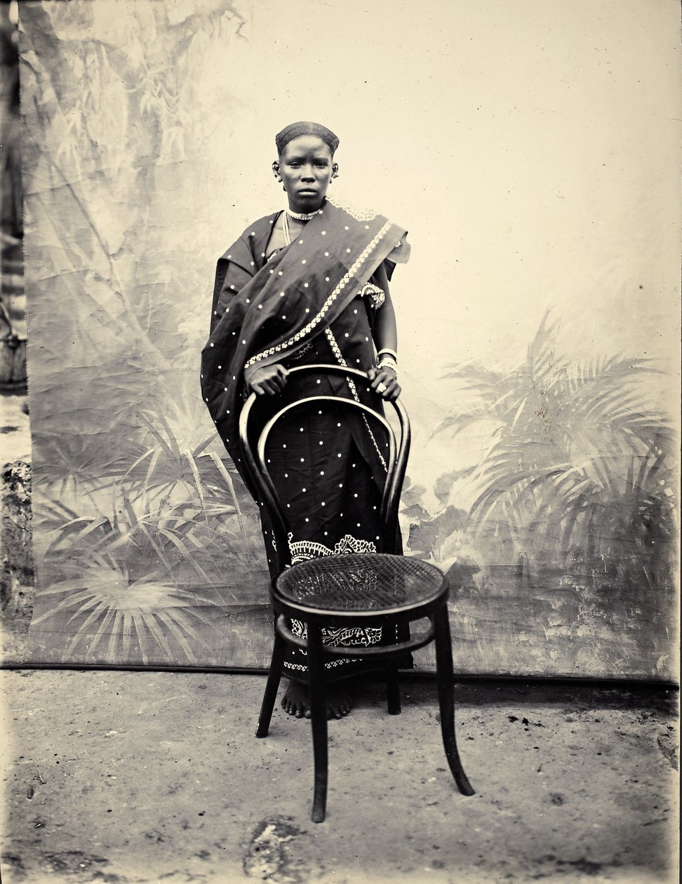Swahili kvinna (silvertryck av gelatin) av R. V. Pereira