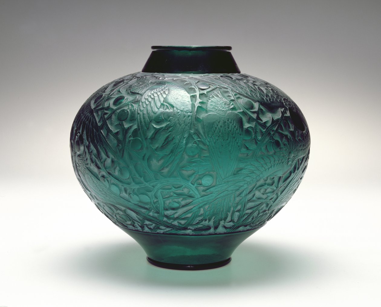 "Aras", smaragdgrön vas, 1924 (glas) av Rene Jules Lalique