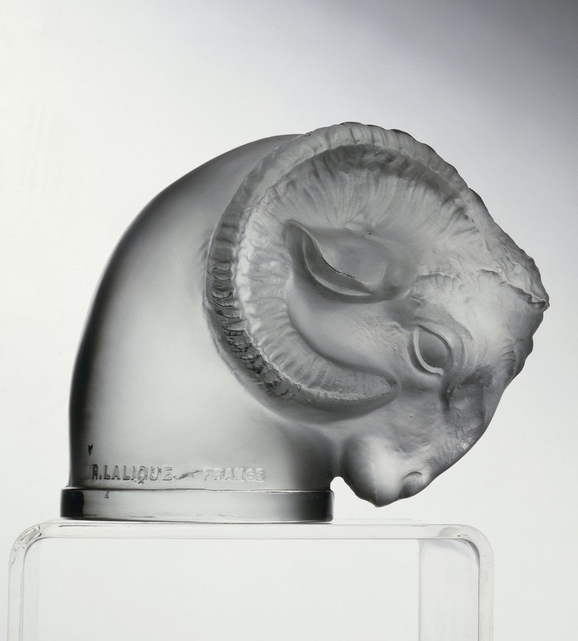Huvud av en bagge av Rene Jules Lalique