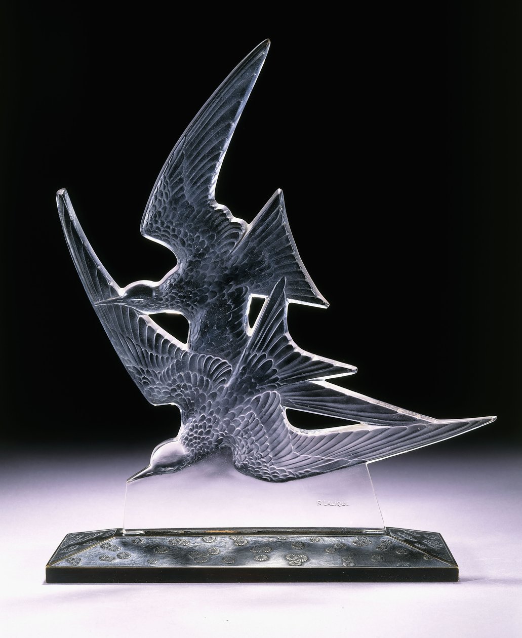 Svalor nr 1107 av Rene Jules Lalique