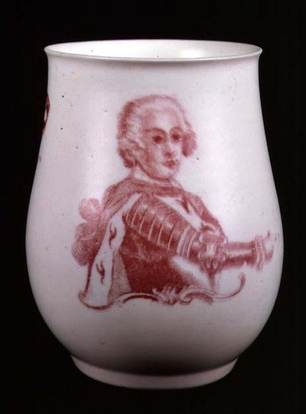 Derbymugg föreställande kungen av Preussen (keramik) av Richard Holdship