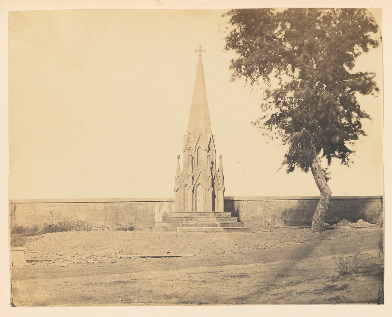 [Kristet monument] av Robert C. Tytler