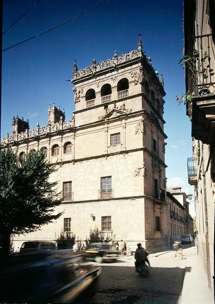 Utsikt över tornet på Palacio de Monterrey, påbörjat 1540 av Juan and Rodrigo Gil de Hontanon