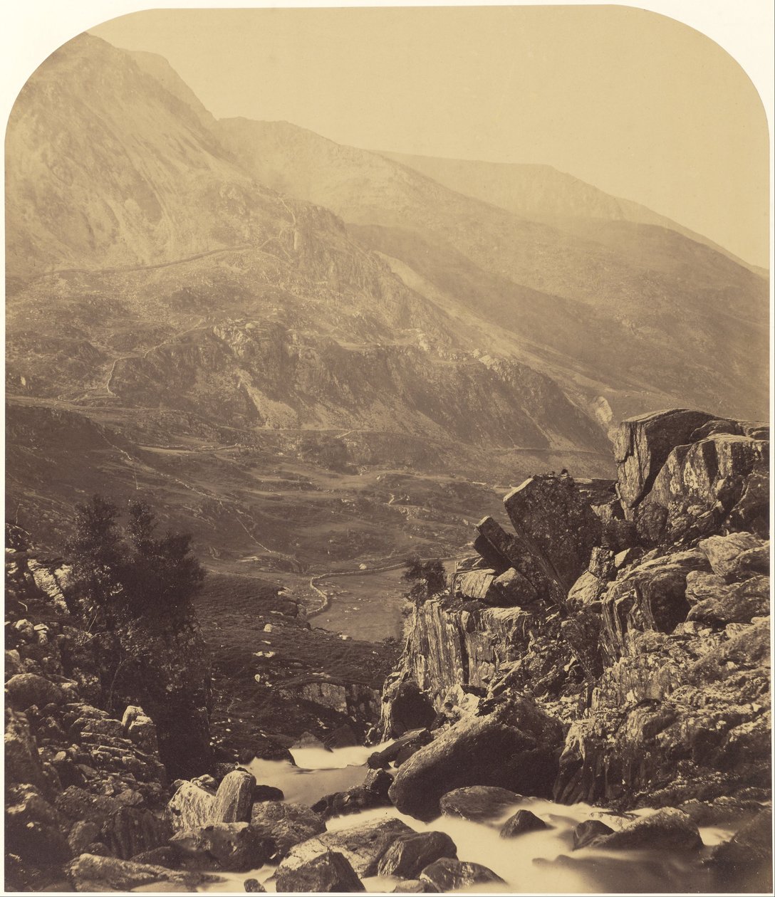 Utsikt från Ogwen Falls till Nant Ffrancon av Roger Fenton
