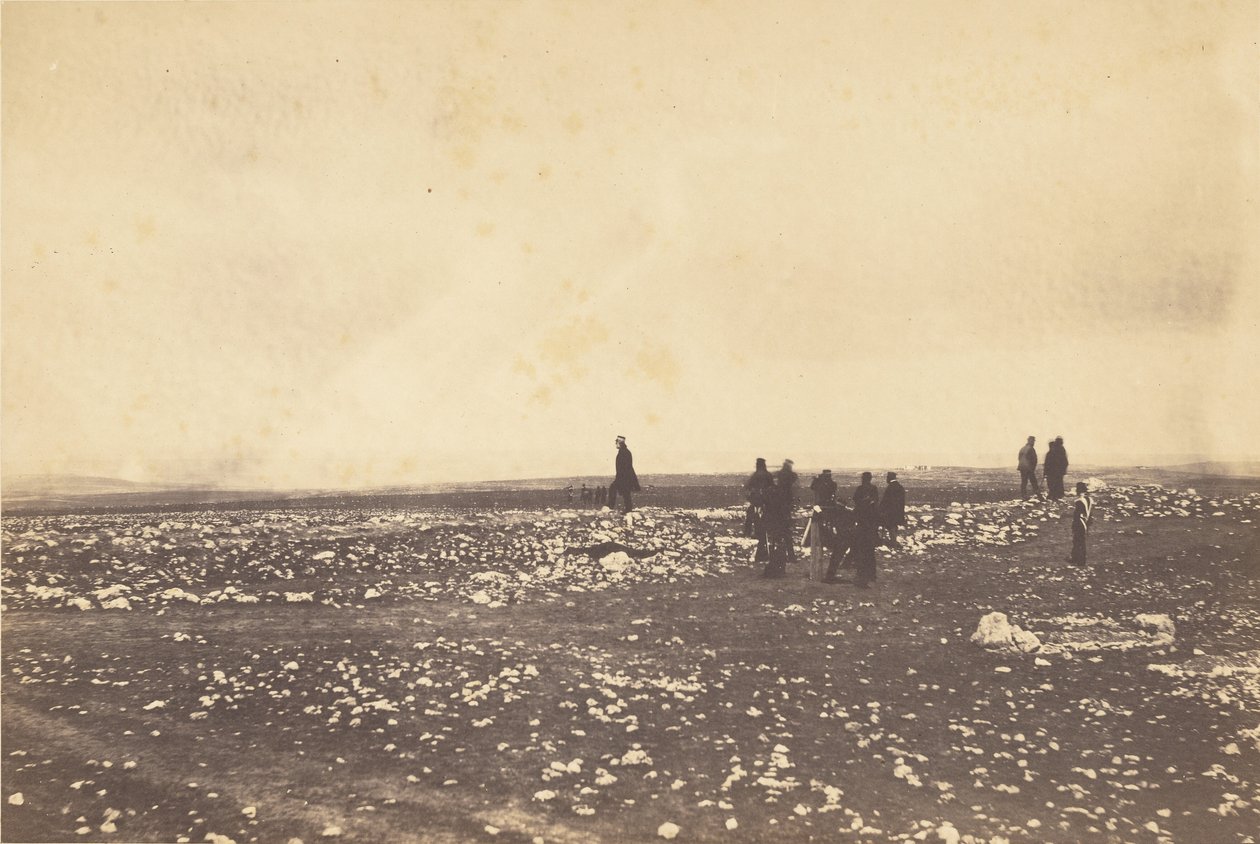 Poliser på utkik vid Cathcarts Hill. av Roger Fenton