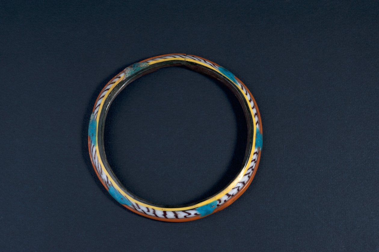 Armband (färgat glas) av Roman