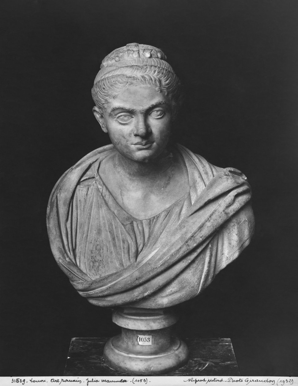 Byst av Julia Mamaea (180-235 e.Kr.) mor till kejsar Severus Alexander (205-235 e.Kr.) c.230 (marmor) av Roman