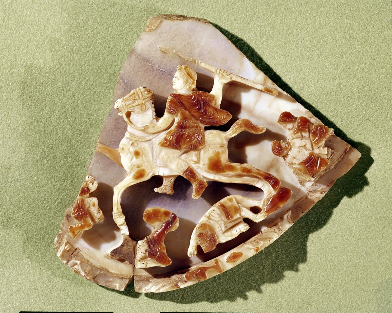 Cameo föreställande en triumferande kejsare som trampar barbarer, från Kusadek (sardonyx) av Roman