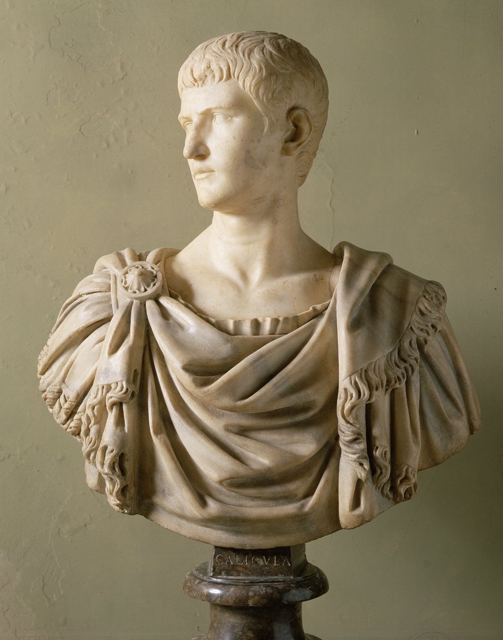 Porträtt av kejsaren Caligula (12-41) (marmor) av Roman