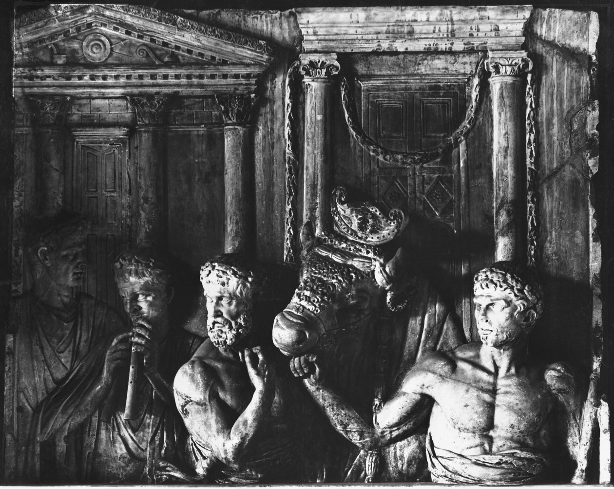 Relief föreställande förberedelser för ett offer (se även 159253) av Roman