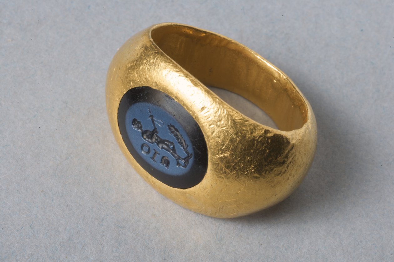 Ring med nicolo intaglio graverad med Theseus (guld) av Roman