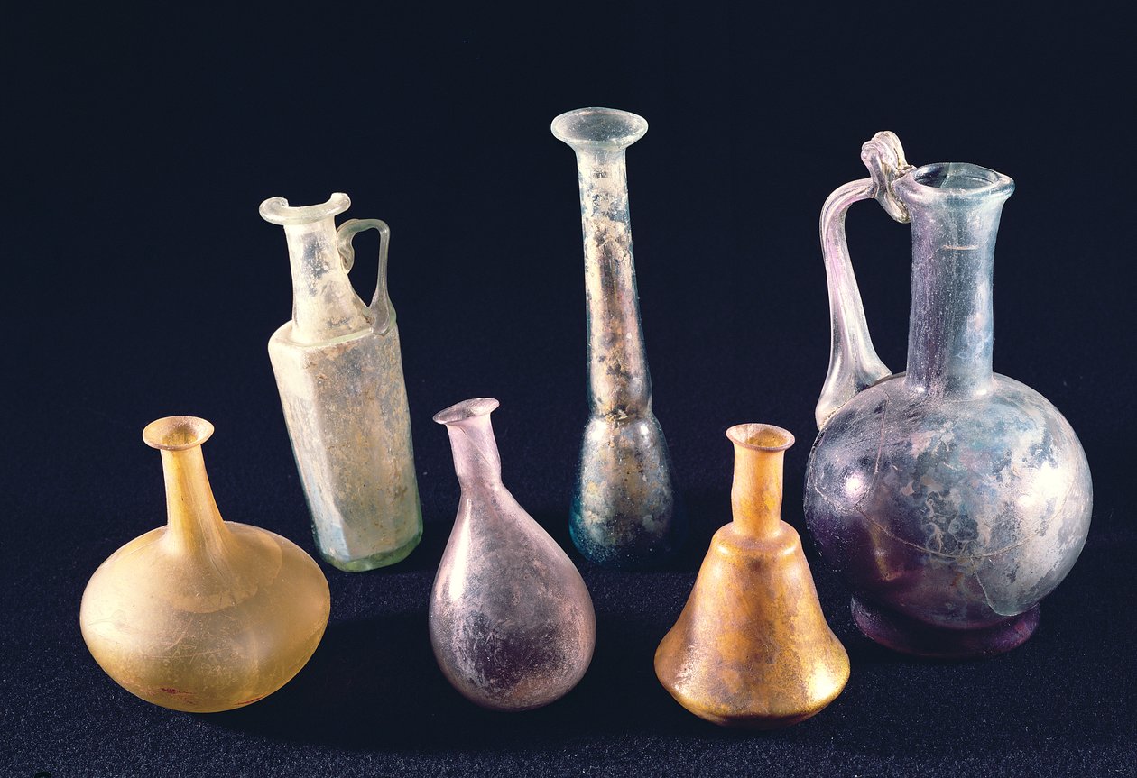 Sex vaser, från Aquileia (glas) av Roman
