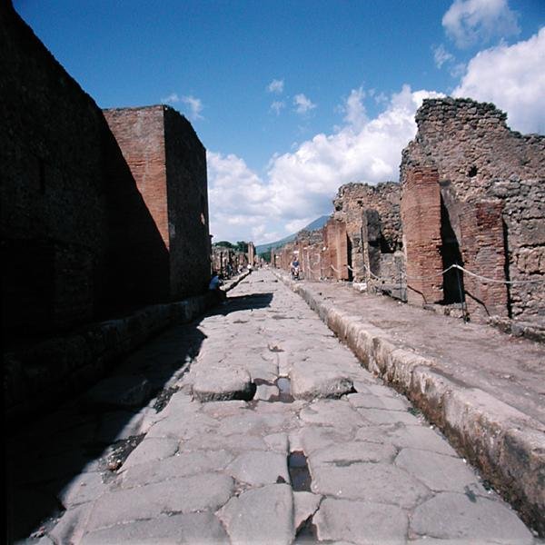 Via dellAbbondanza av Roman