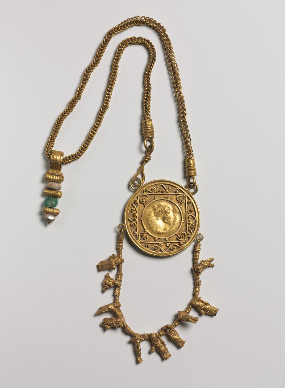 Krage med medaljong och hänge, 200-300 av Roman Period Egyptian