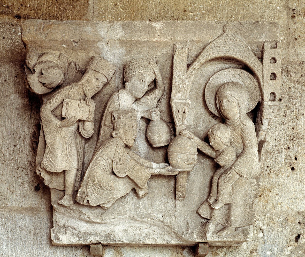 Tillbedjan av magi (ristad huvudstad) av Romanesque