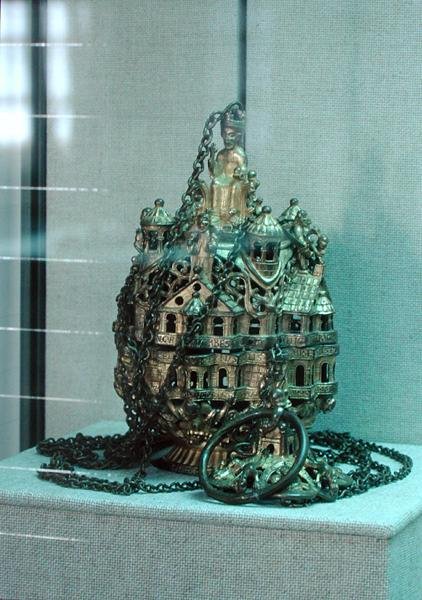 Rökelsekar av Gozbert (förgylld metall) av Romanesque