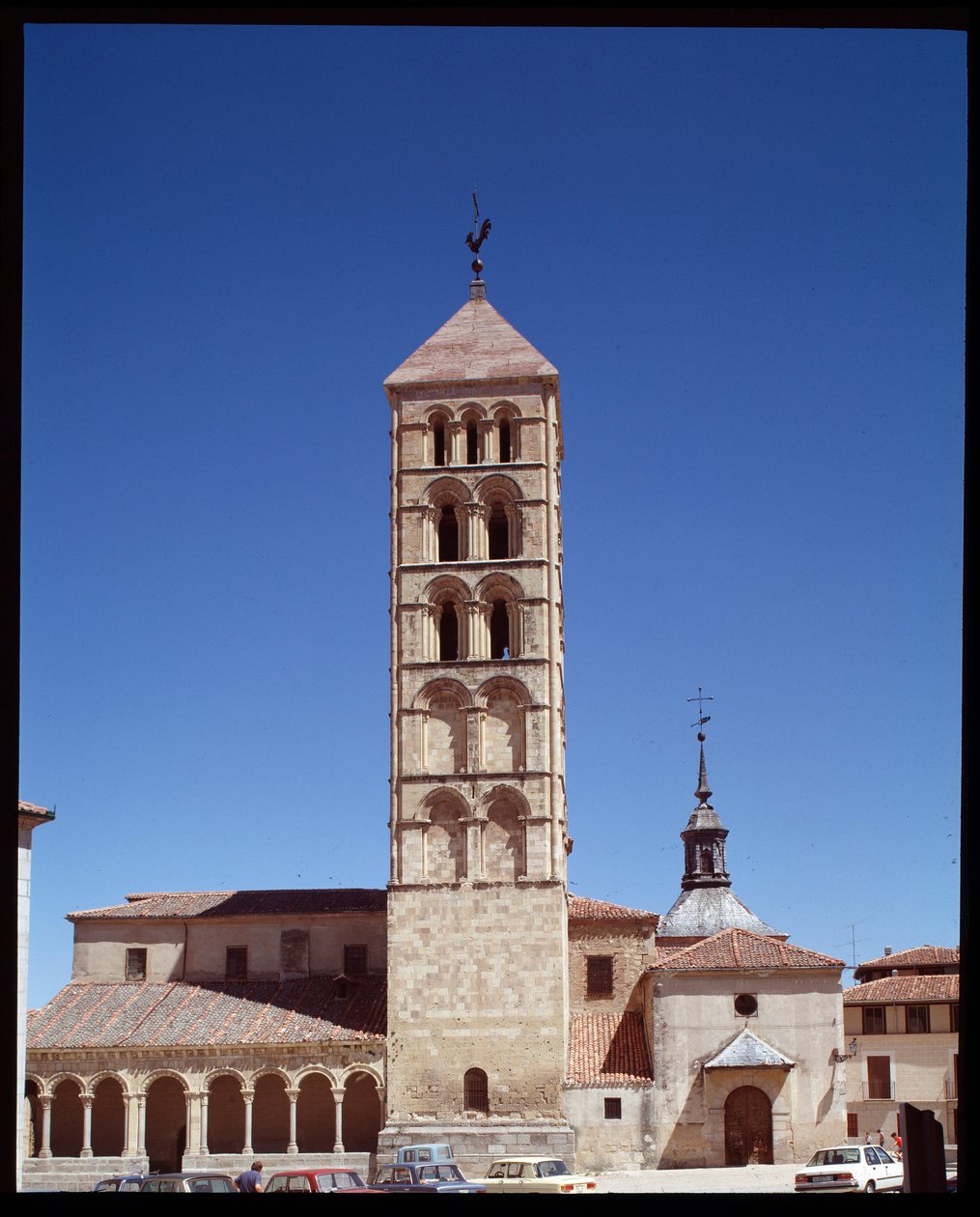 Utsikt över kyrkan av Romanesque