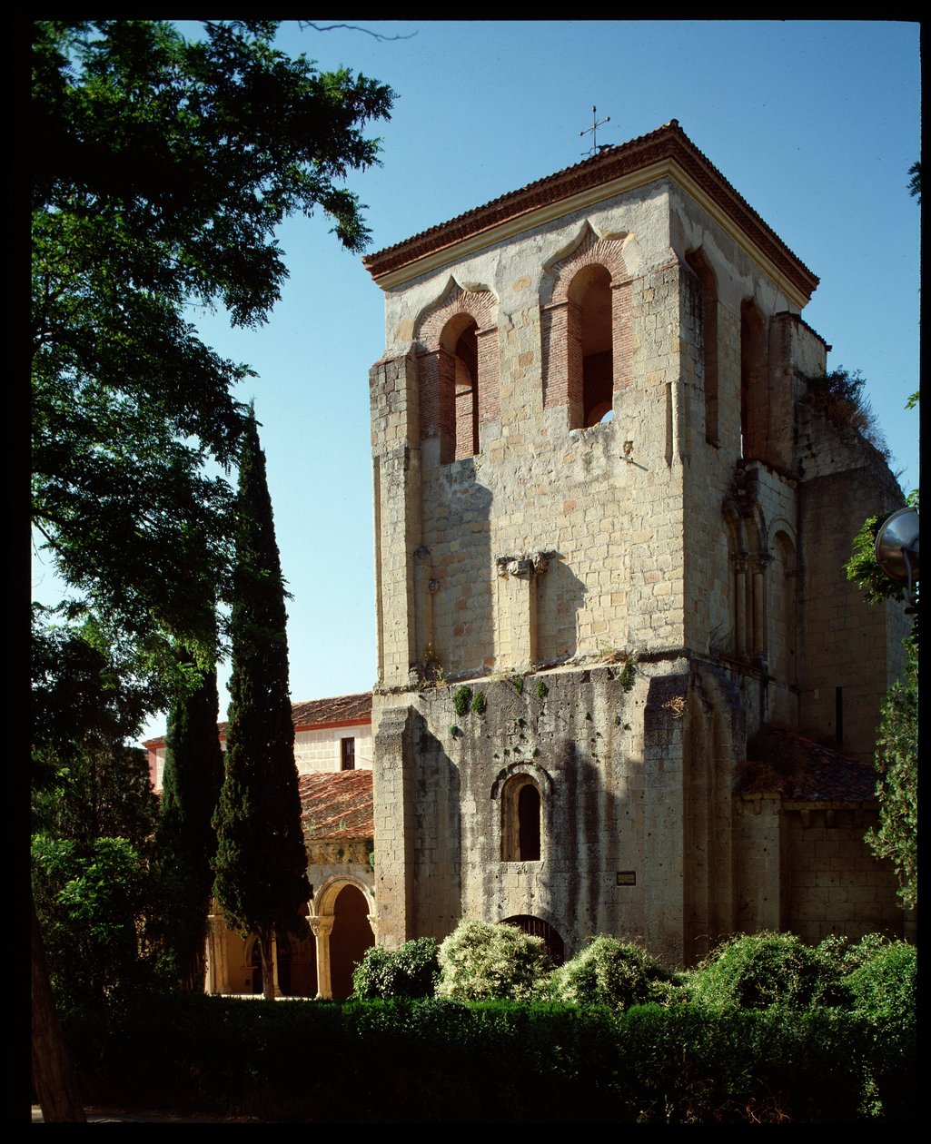 Utsikt över kyrkan av Romanesque