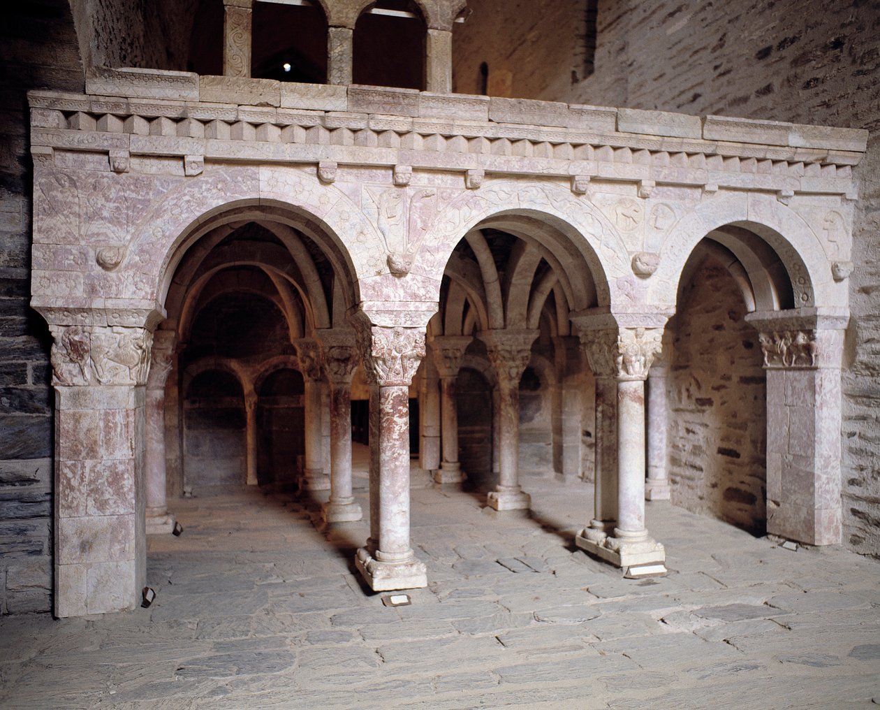 Utsikt över galleriet av Romanesque