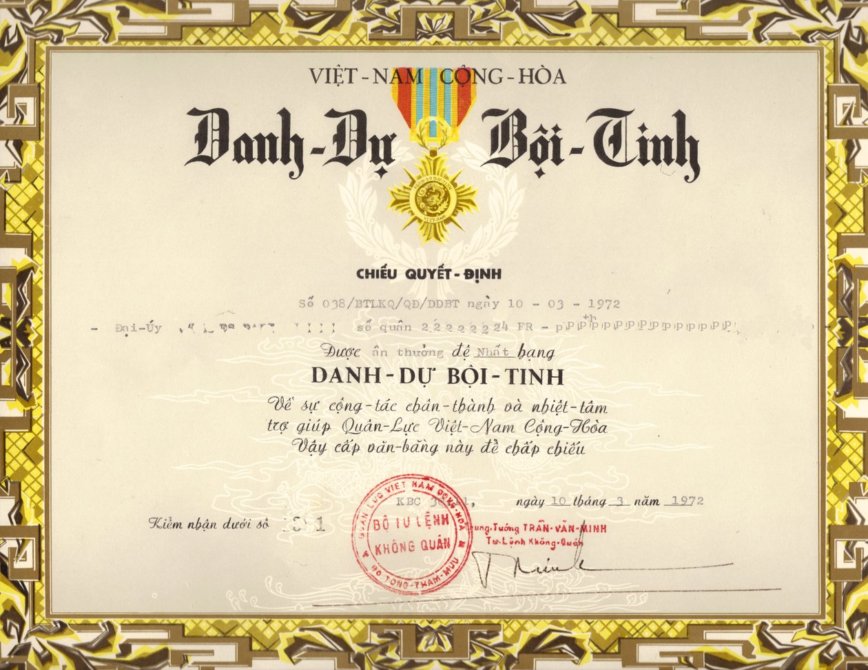 Hänvisning till Vietnam Armed Forces Honor Medal (First Class) av Same.