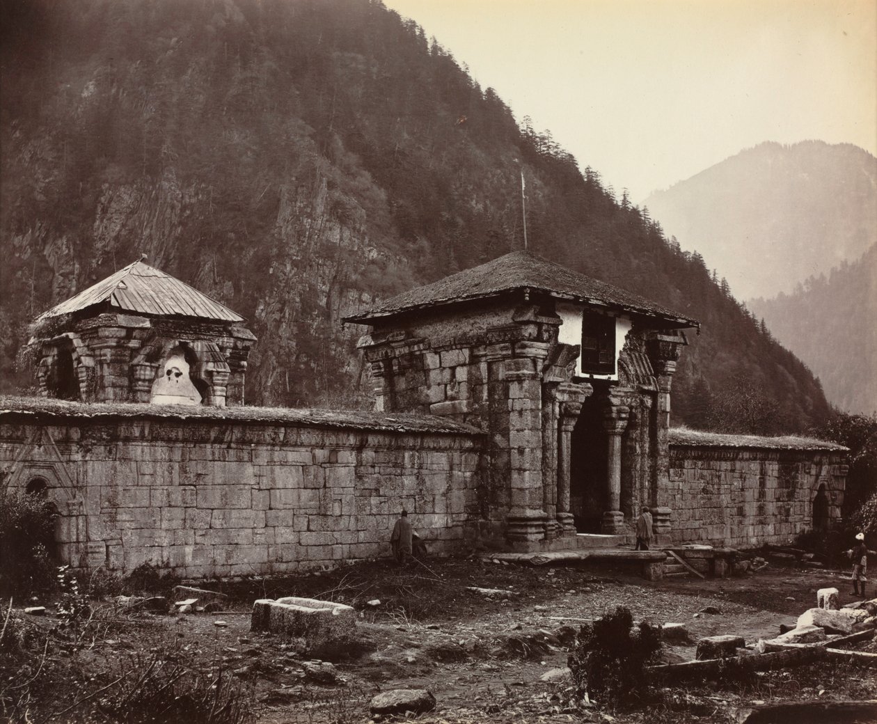 Templet i Naveshwara, Kashmir, Indien, 1864. av Samuel Bourne