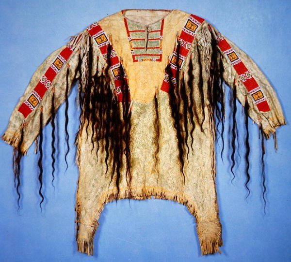 Fringed Shirt, Sioux Tribe (textil) av School American