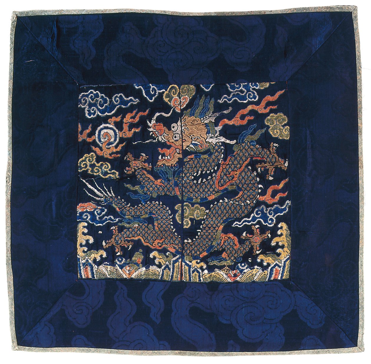 Insignia Square, Four Claw Dragon (foto) av School Chinese