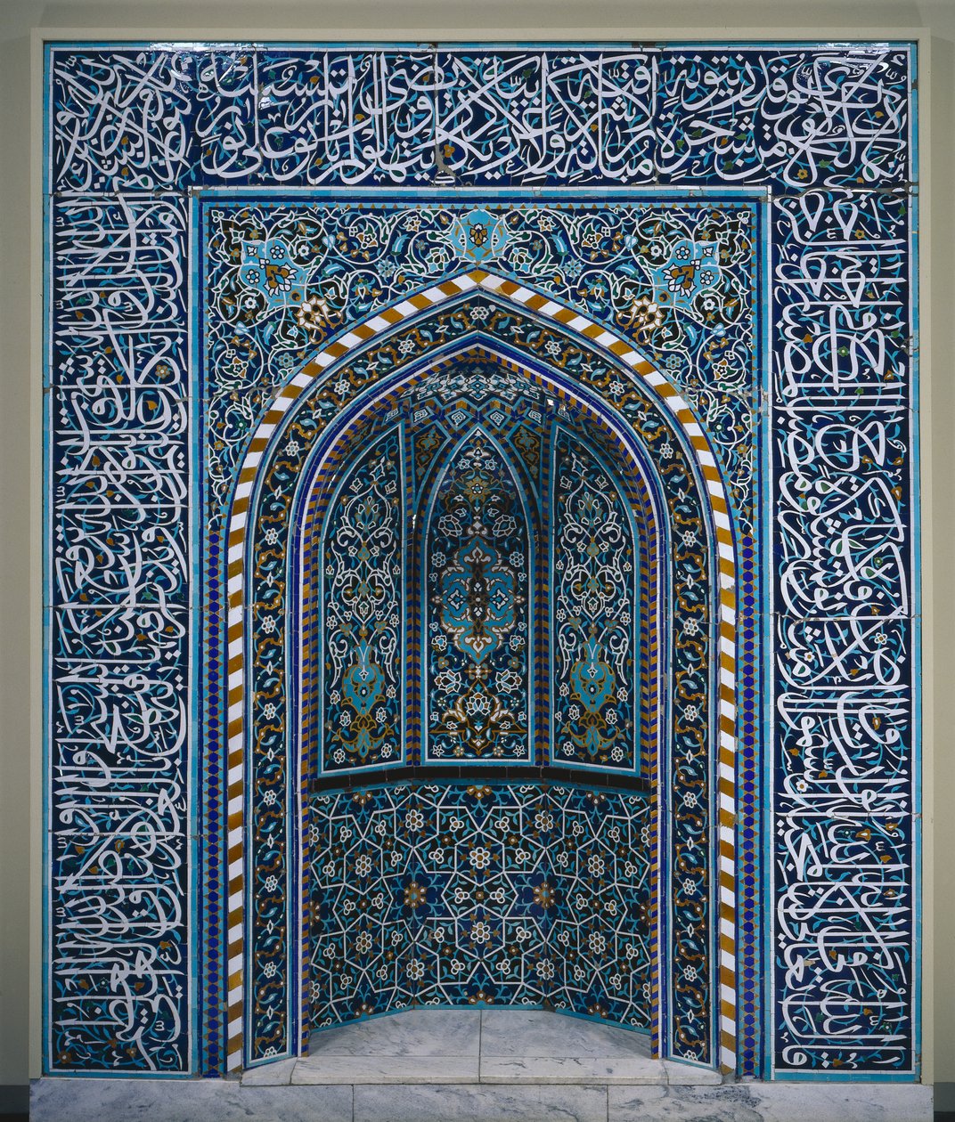 Bönenisch (Mihrab), tidigt 1600-tal (keramikmosaik) av School Iranian