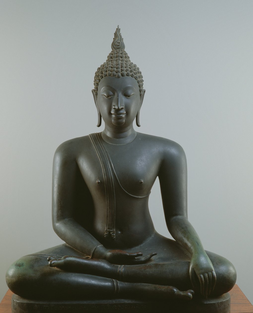 Buddha sitter i meditation, Sukhothai-stil (brons) av School Thai