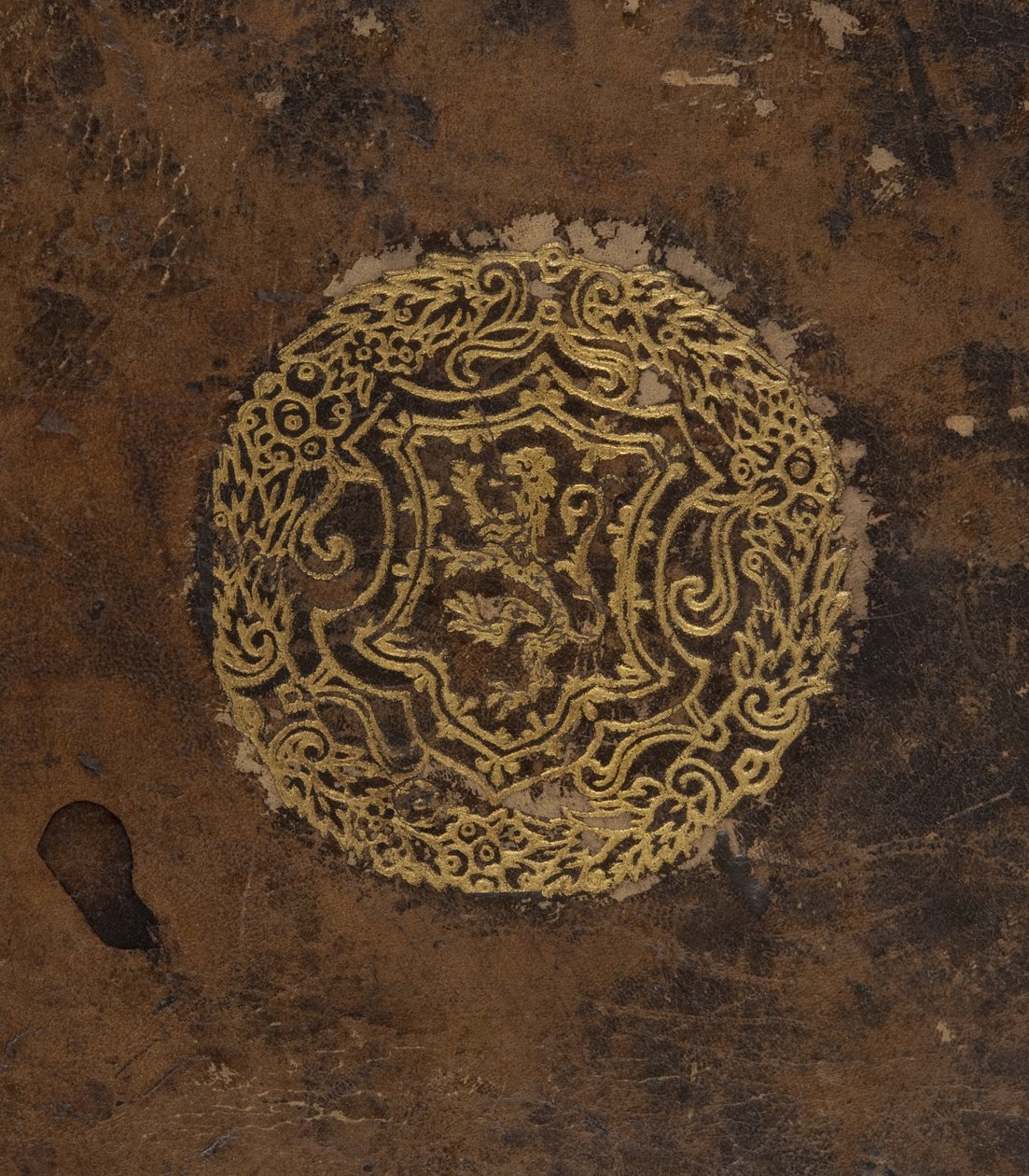 Cosmographia, omslagsdetalj (läder) av Sebastian Munster