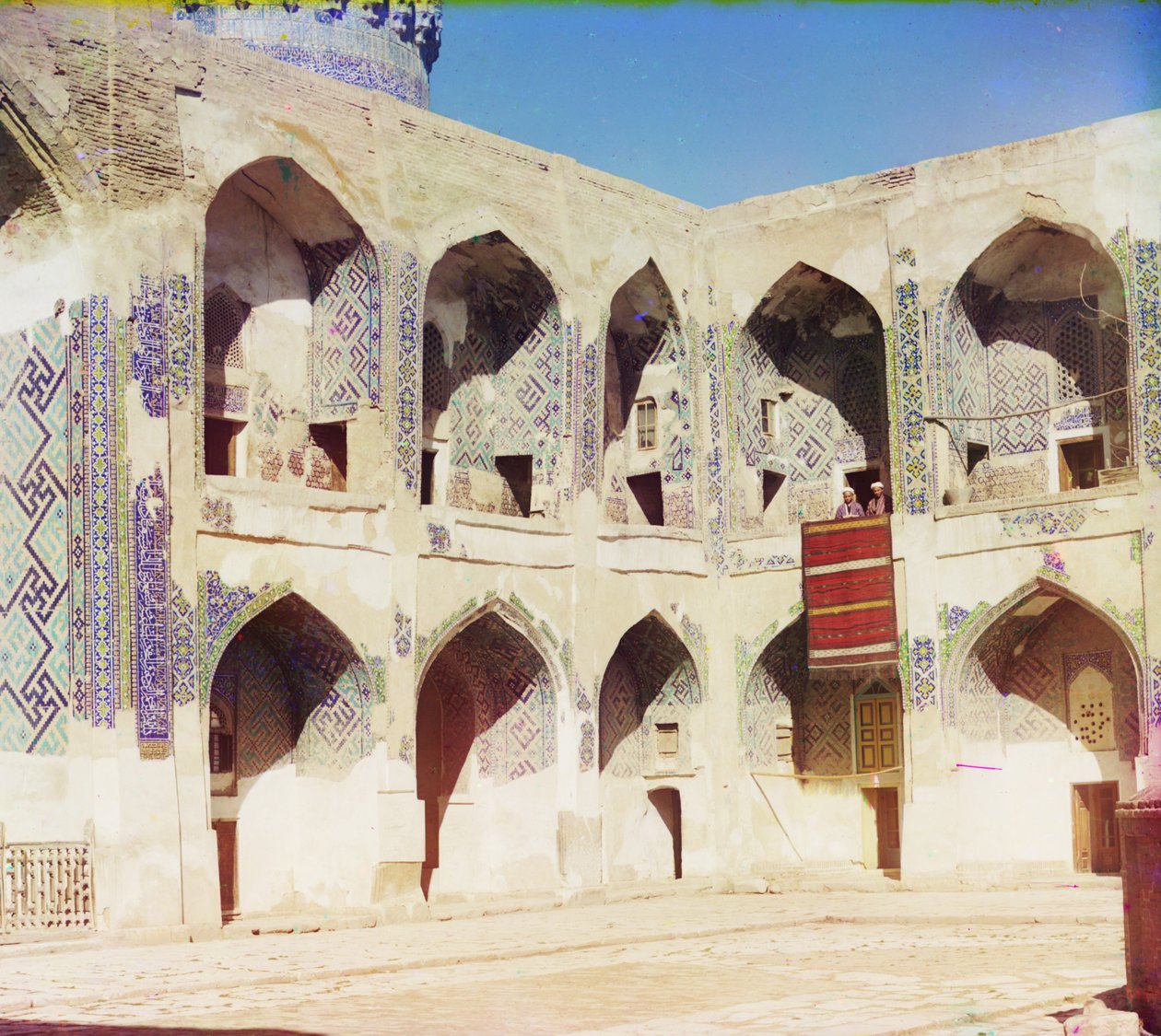 Inuti Shir-Dar-moskén, Samarkand, 1905-1915 av Sergey Prokudin Gorsky