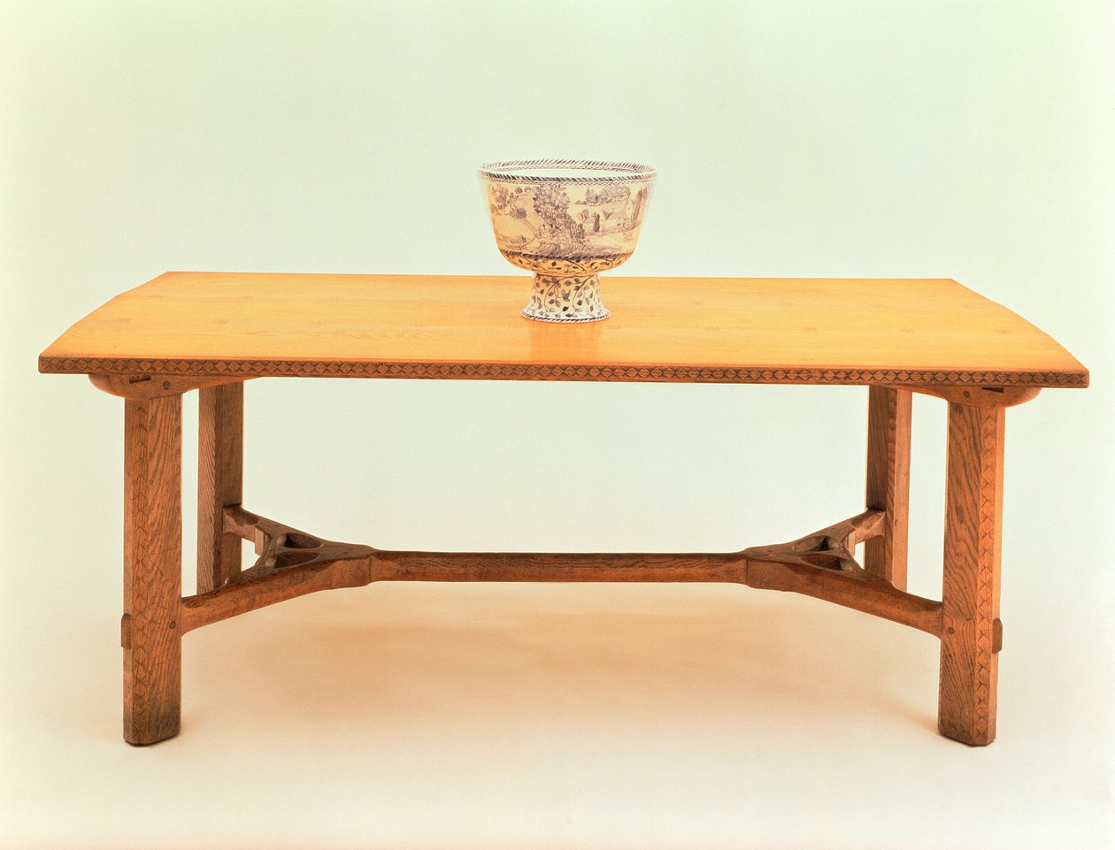 Matbord designat och tillverkat av Sidney Barnsley (1865-1926), 1923-4 (ek) av Sidney Barnsley