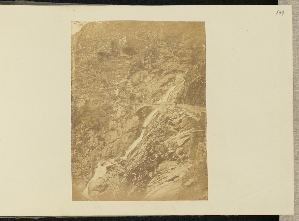 [Vattenfall i bergen] av Sir John Joscelyn Coghill