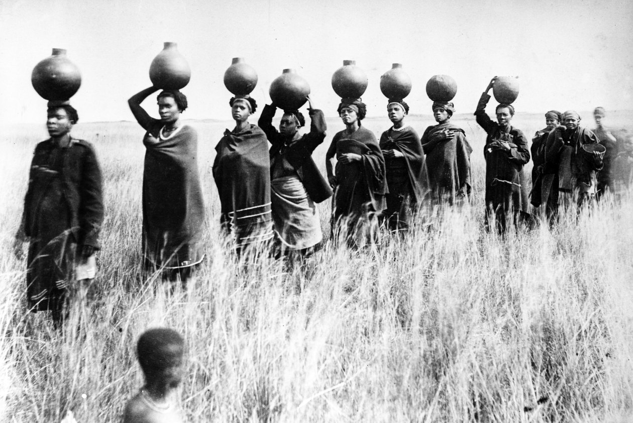 Att föra in Jyuala till stan, ca 1895 av South African Photographer