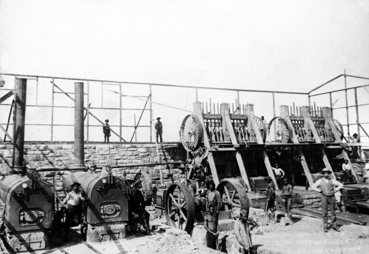 Gold Stamp Mill, Roodepoort Central CMco., c.1895 av South African Photographer