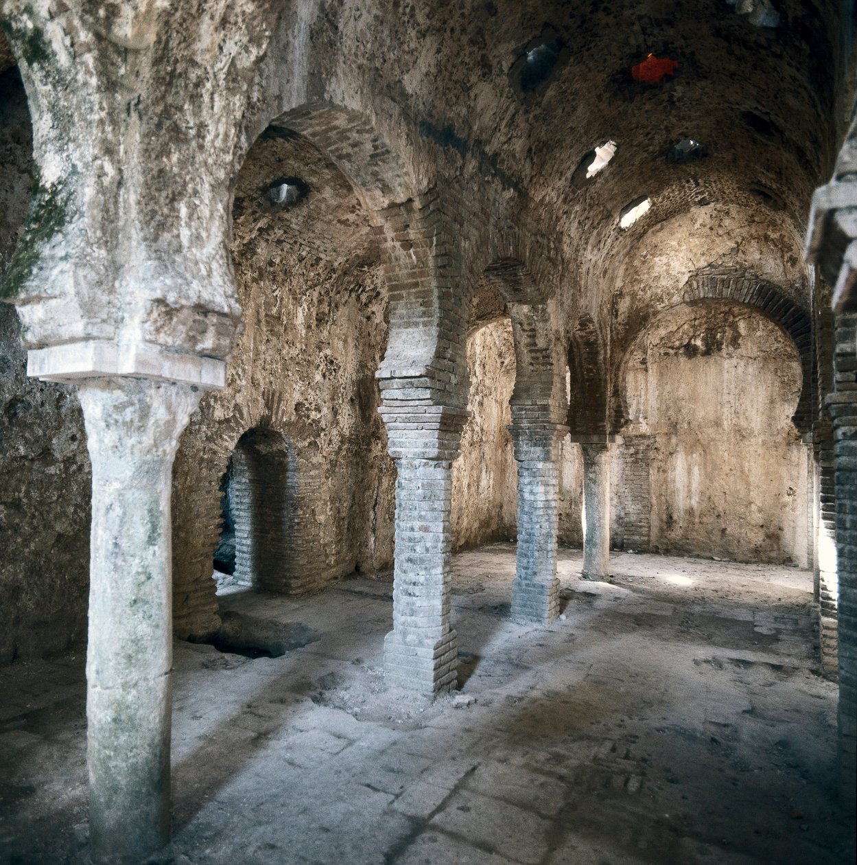 Arabiska baden, Ronda, Spanien av Spanish School