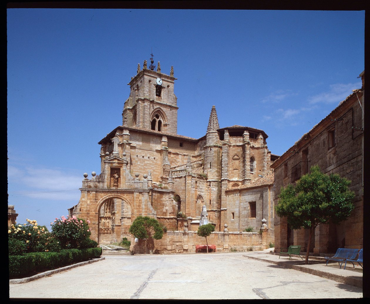 Utsikt över kyrkan av Spanish School