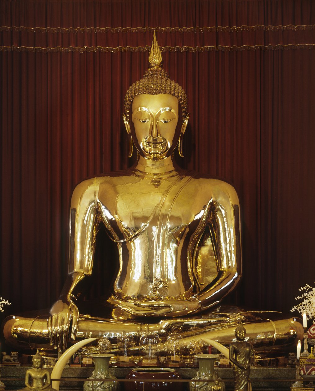 Buddhabild (guld) av Thai School