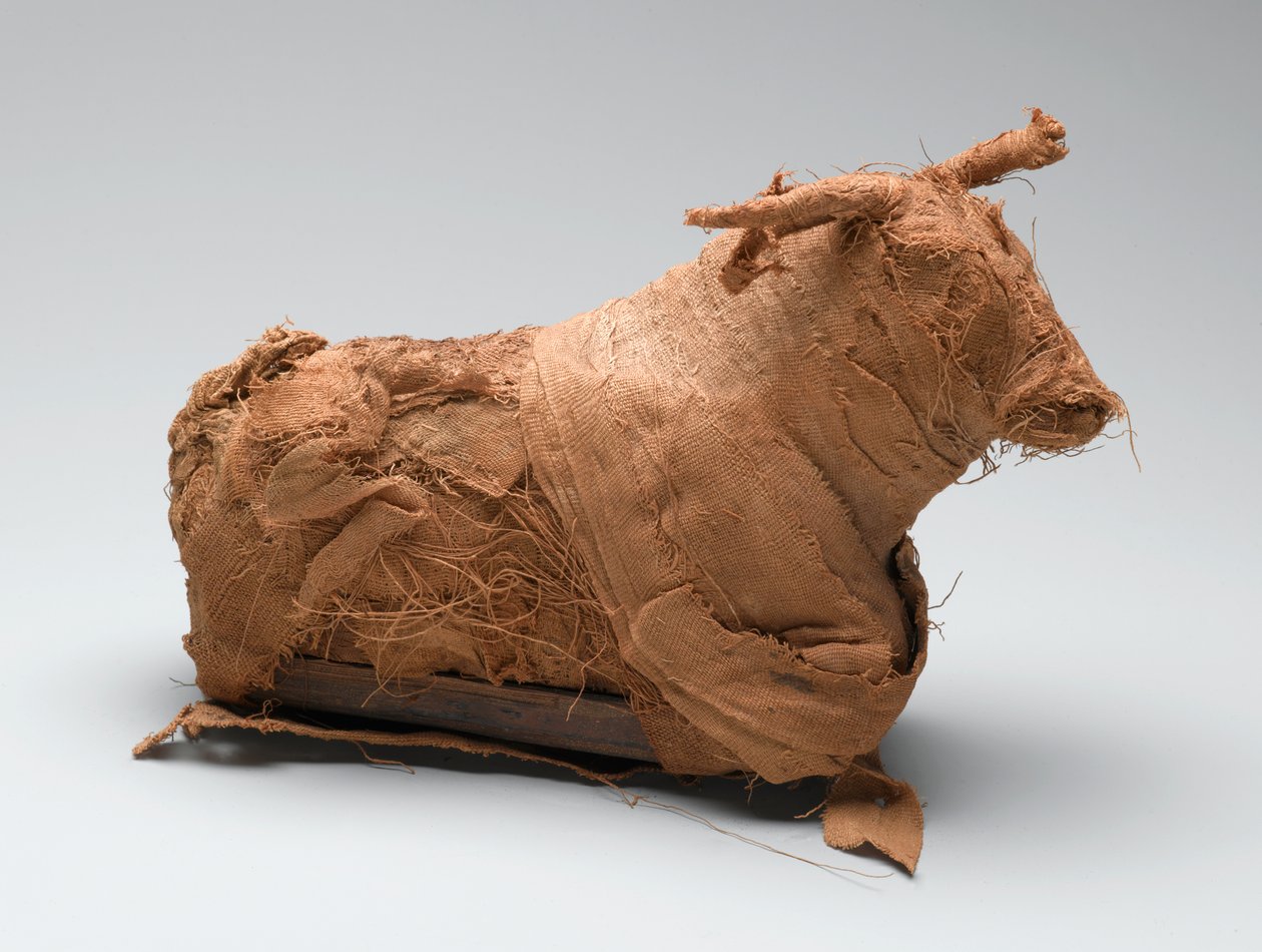 Liten modell av en tjur (vass och tyg) av Third Intermediate Period Egyptian