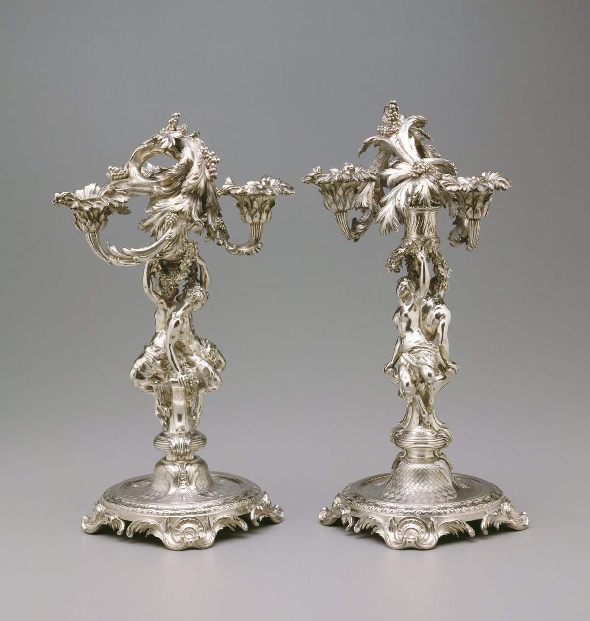 Ett par kandelabrar, ca 1732 (silver) av Francois Thomas Germain