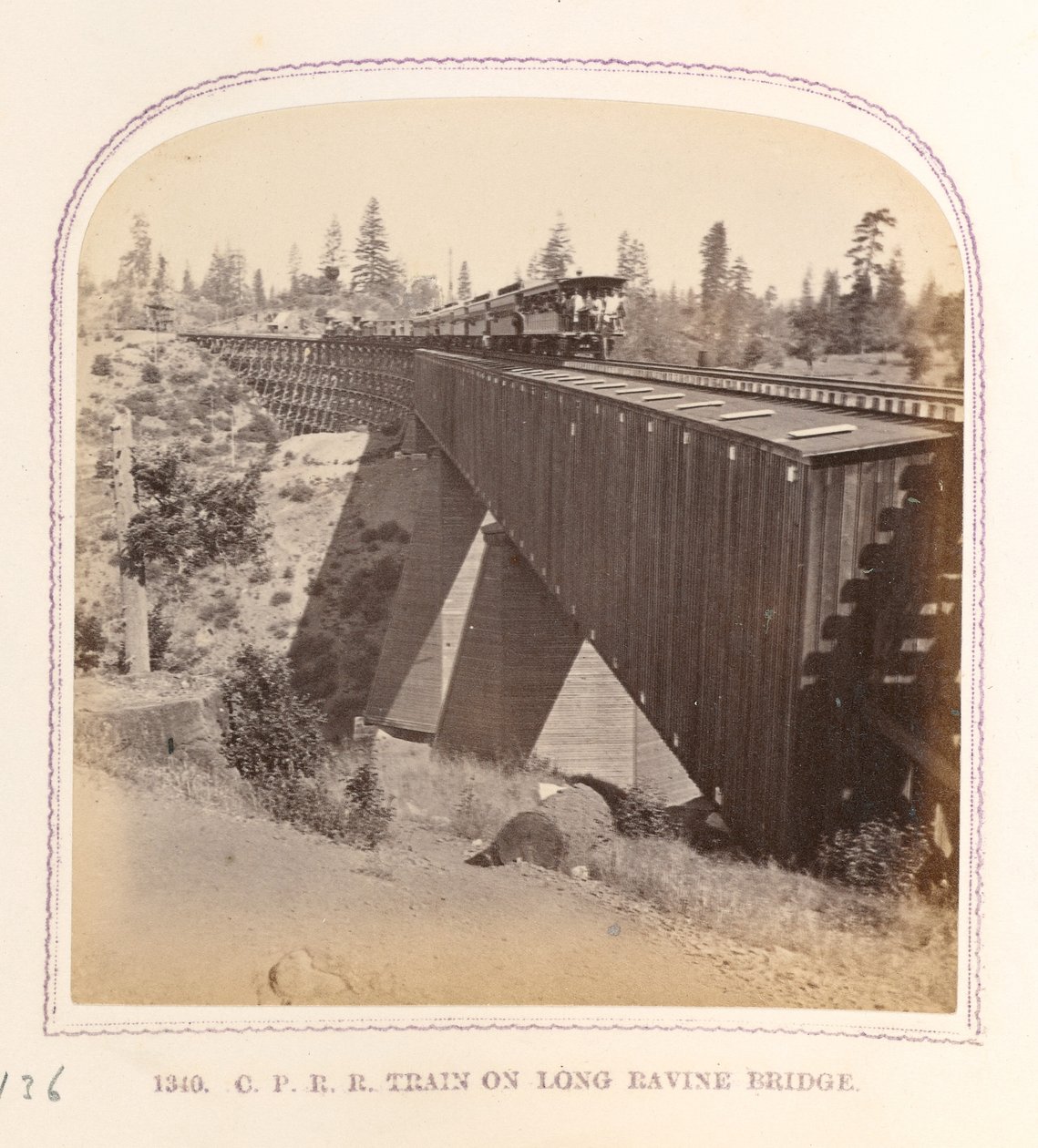 Tåg på Long Ravine Bridge av Thomas Houseworth