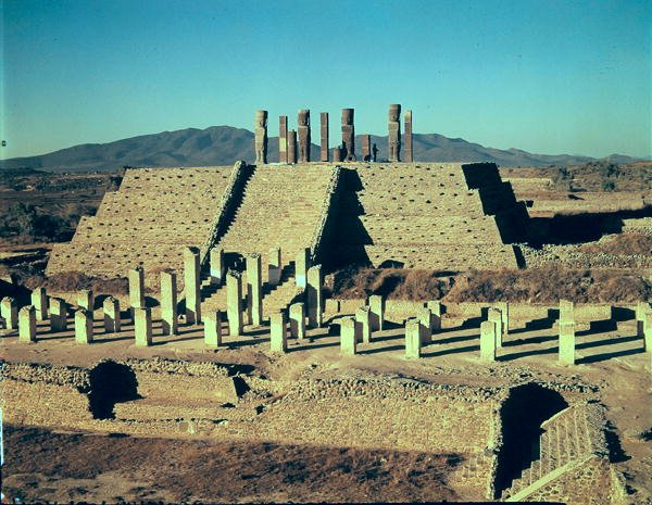 Utsikt över Pyramid B av Toltec