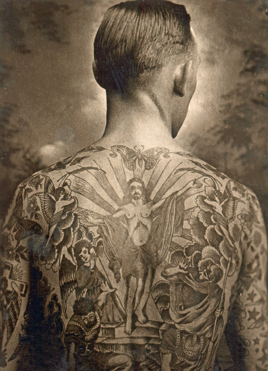 Porträtt av en tatuerad man av Unbekannt Unbekannt